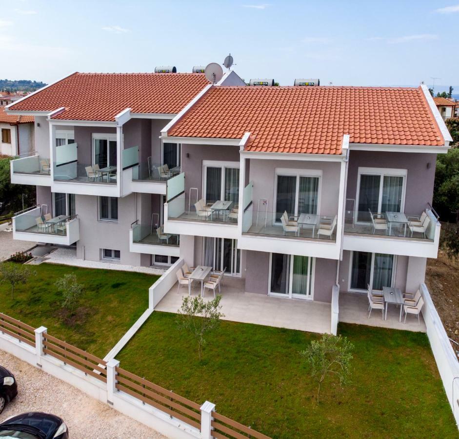 The Papoutsakis Apartments Nikiti  Exteriör bild