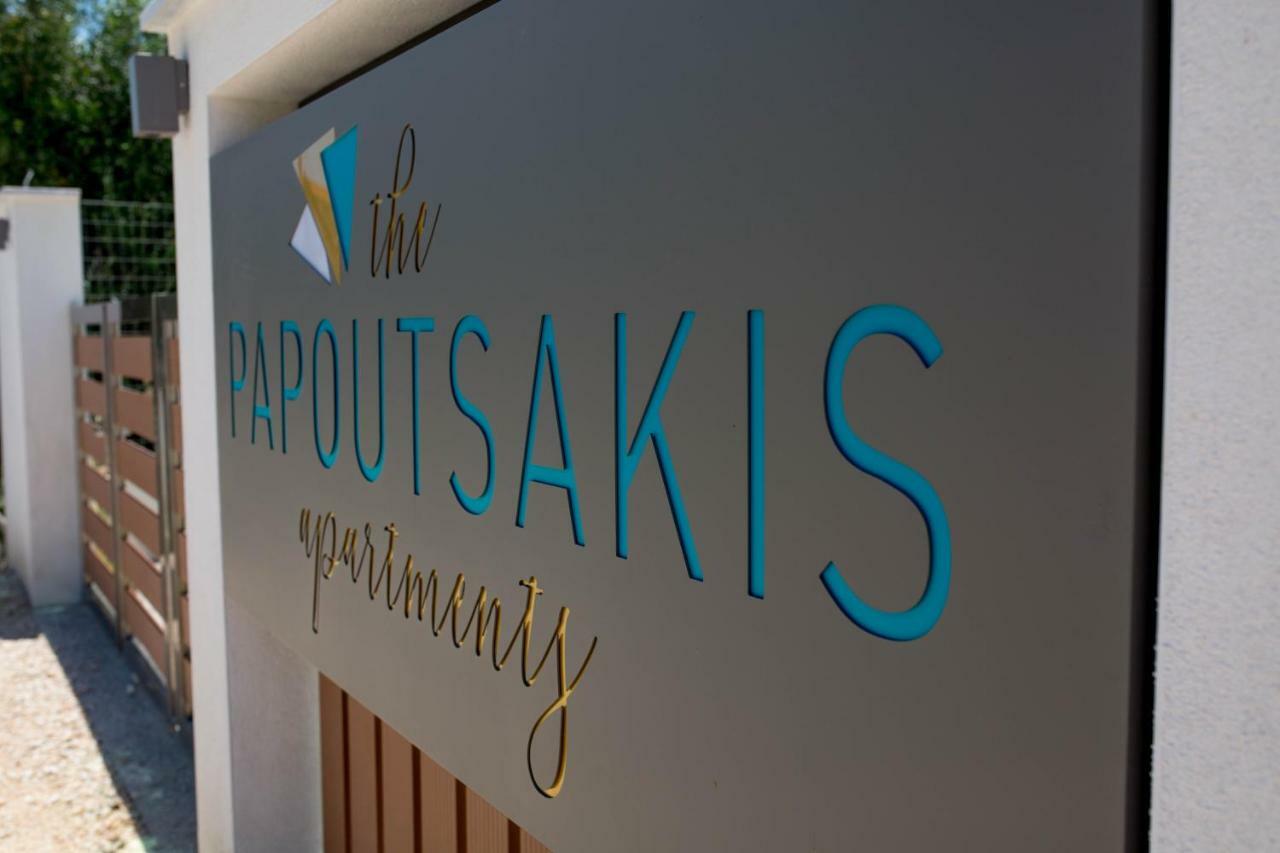 The Papoutsakis Apartments Nikiti  Exteriör bild